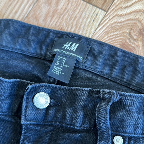 H&M High Waisted Skinny Jeans - Picture 2 of 2